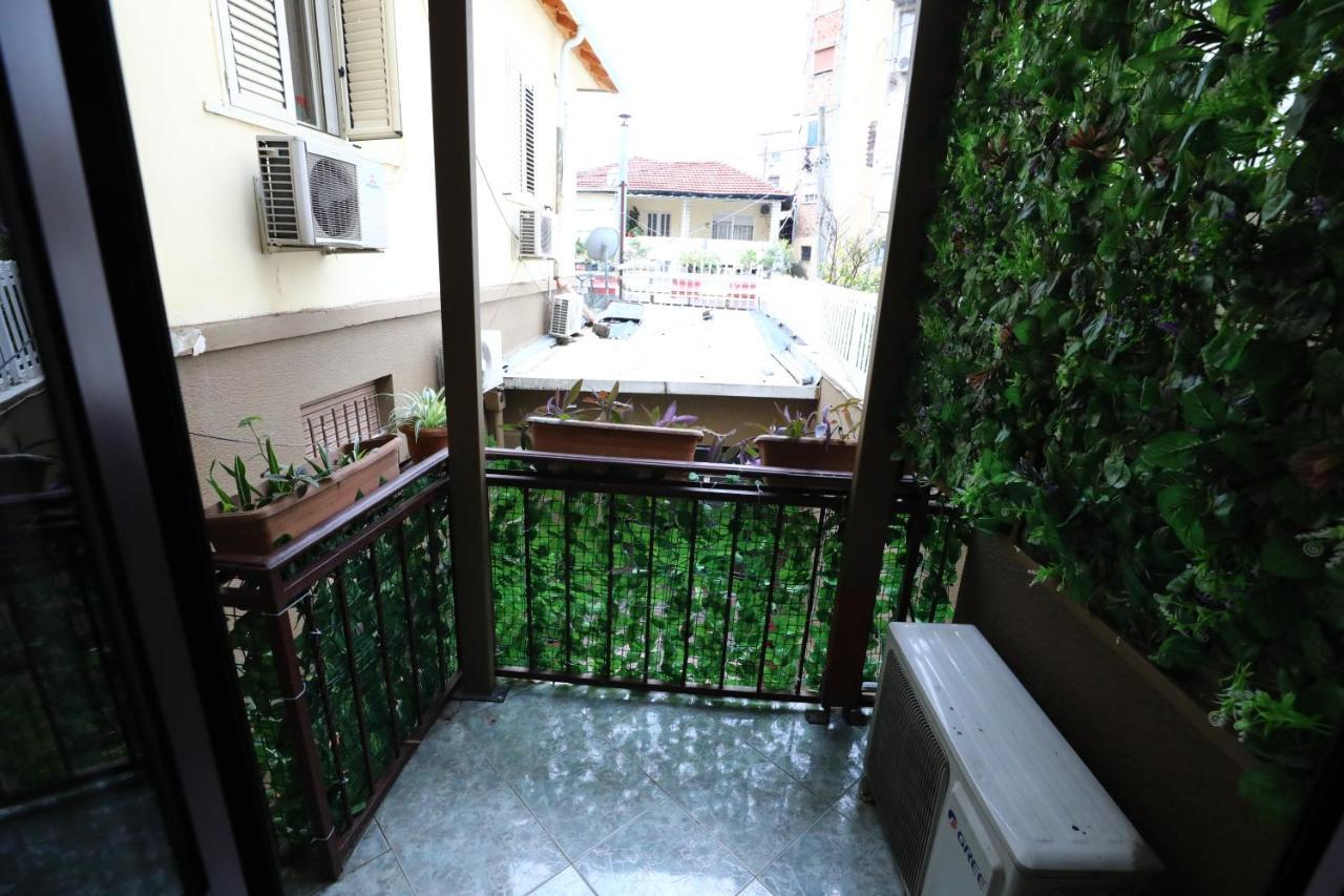 טיראנה Little Corner Hostel מראה חיצוני תמונה